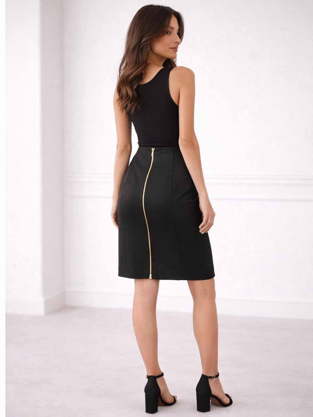 H&M Black small medium Waist Mini Skirt gold zipper High Rise A-Line US 4 or 6